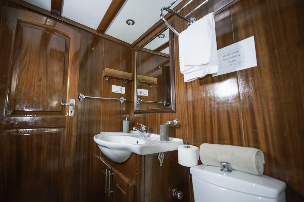Tersane IV Vincitore 4 Hotel Di Bruno Barbieri Palermo Buitenkant foto